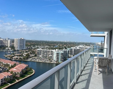 4010 S Ocean Dr - Photo Thumbnail 18