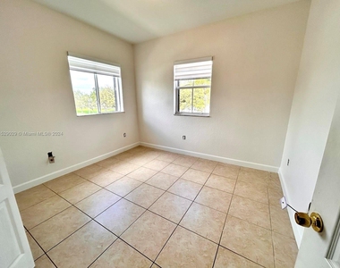 13520 Sw 255th Ter - Photo Thumbnail 8