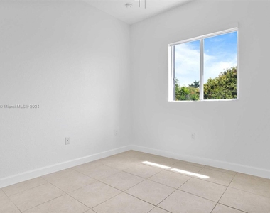 13520 Sw 255th Ter - Photo Thumbnail 32