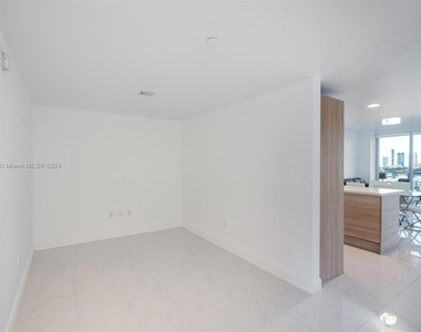 16385 Biscayne Blvd - Photo Thumbnail 29