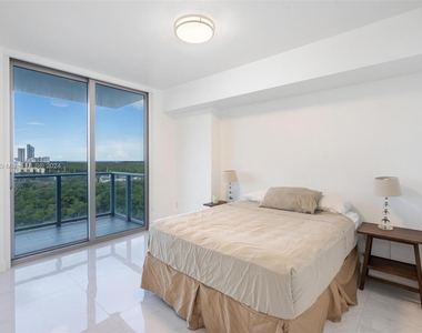 16385 Biscayne Blvd - Photo Thumbnail 23