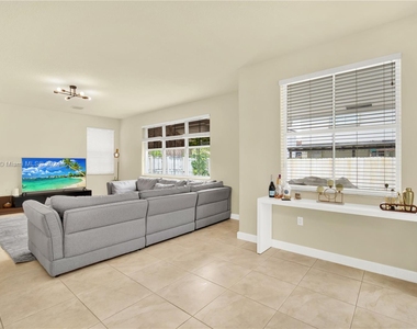 8324 Nw 115th Ct - Photo Thumbnail 10