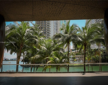 475 Brickell Ave - Photo Thumbnail 25