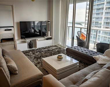 475 Brickell Ave - Photo Thumbnail 4