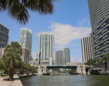 475 Brickell Ave - Photo Thumbnail 24