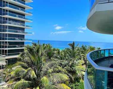 9401 Collins Ave - Photo Thumbnail 4