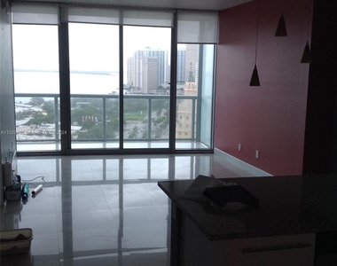 888 Biscayne Blvd - Photo Thumbnail 3