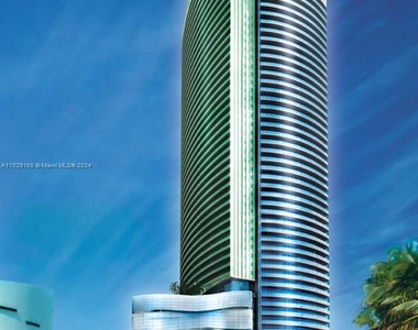 888 Biscayne Blvd - Photo Thumbnail 0