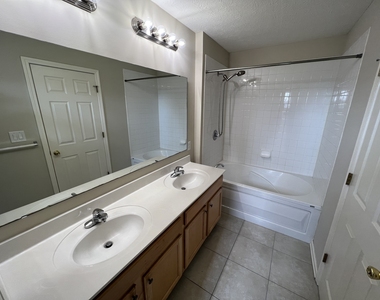 4088 Weston Pointe Drive - Photo Thumbnail 14