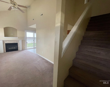 1513 Garland Apt. 101 - Photo Thumbnail 2