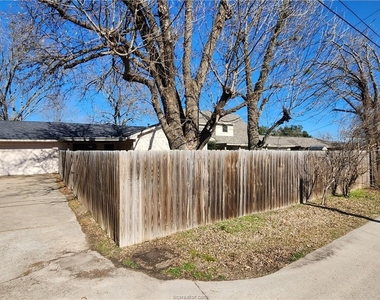 1610 Luza Street - Photo Thumbnail 15