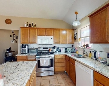 2309 Carnation Court - Photo Thumbnail 5