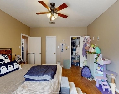 2309 Carnation Court - Photo Thumbnail 13