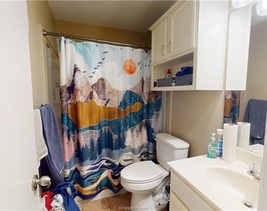 2309 Carnation Court - Photo Thumbnail 9