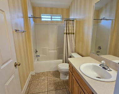 3283 Emerson Lane - Photo Thumbnail 6