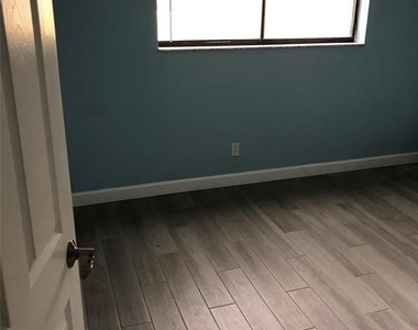 1205 S Flagler Ave - Photo Thumbnail 7
