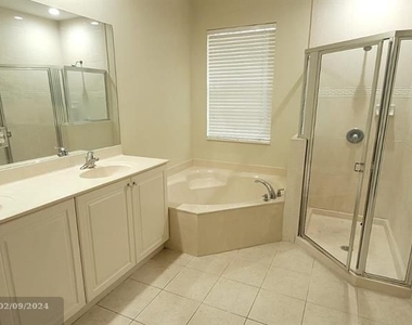 8531 Sw 25th Ct - Photo Thumbnail 9