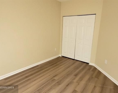 8531 Sw 25th Ct - Photo Thumbnail 2