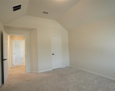 1209 Rogers Parkway - Photo Thumbnail 28