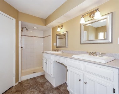 2725 Clearmeadow Court - Photo Thumbnail 8