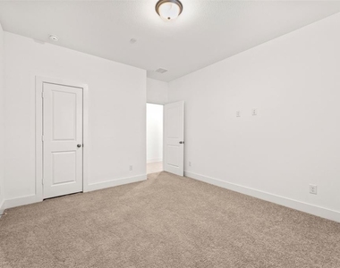 2205 Southwick Drive - Photo Thumbnail 19