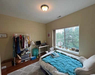 1619 W Irving Park Road - Photo Thumbnail 12