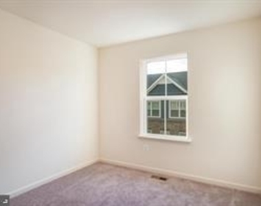 4410 Charles Vaughan Ct - Photo Thumbnail 8