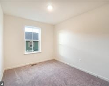 4410 Charles Vaughan Ct - Photo Thumbnail 14