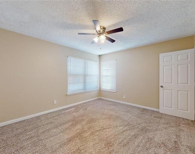 4511 Malden Lane - Photo Thumbnail 14