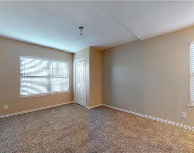 4511 Malden Lane - Photo Thumbnail 26