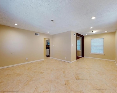 4511 Malden Lane - Photo Thumbnail 4