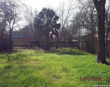 514 E Ashby Pl - Photo Thumbnail 4