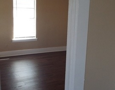 514 E Ashby Pl - Photo Thumbnail 8