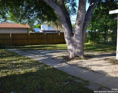 587 Overhill Dr - Photo Thumbnail 12