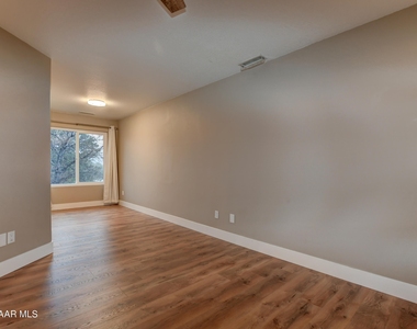 3160 Cascades Drive - Photo Thumbnail 16