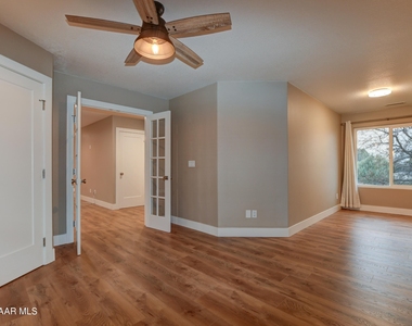 3160 Cascades Drive - Photo Thumbnail 17