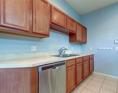 10805 Sierra Vista Place - Photo Thumbnail 16