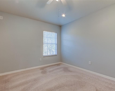 10805 Sierra Vista Place - Photo Thumbnail 32