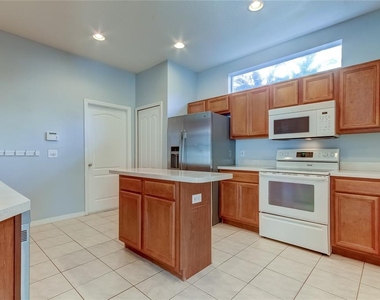 10805 Sierra Vista Place - Photo Thumbnail 14