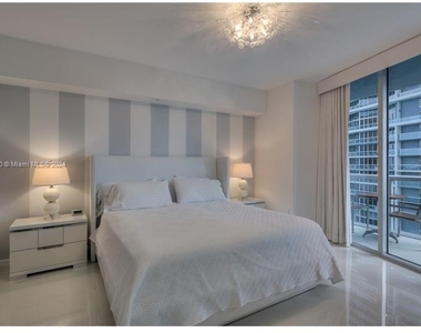 475 Brickell Ave - Photo Thumbnail 11