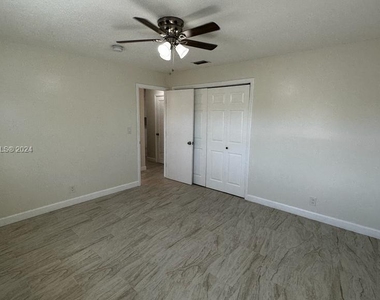 7480 Sw 10th Ct - Photo Thumbnail 11