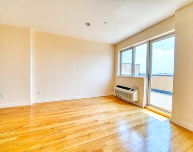 23-15 Astoria Boulevard - Photo Thumbnail 6