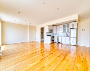 23-15 Astoria Boulevard - Photo Thumbnail 8