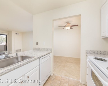 1336 Le Boulevard Way - Photo Thumbnail 2