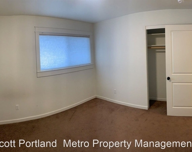 14406 E Burnside Street - Photo Thumbnail 10