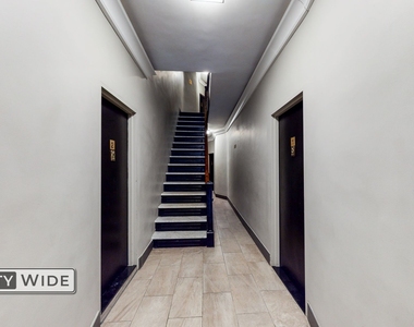 224 East 70th Street - Photo Thumbnail 4