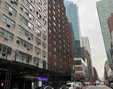 157 East 57th Street - Photo Thumbnail 1