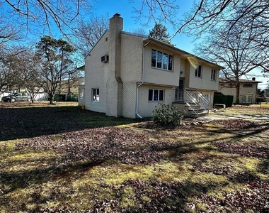 283 Commack Road - Photo Thumbnail 4