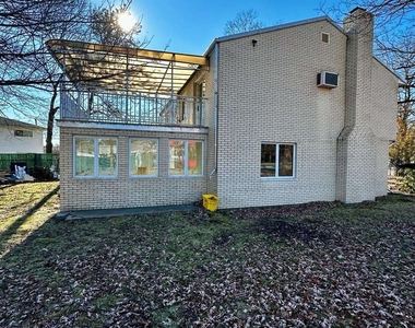 283 Commack Road - Photo Thumbnail 3