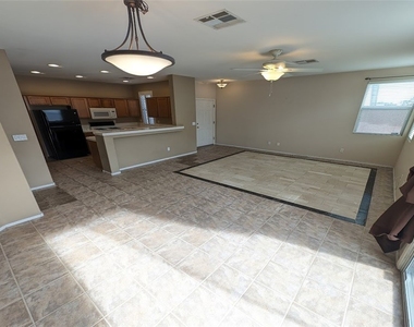 10673 Windrose Point Avenue - Photo Thumbnail 4